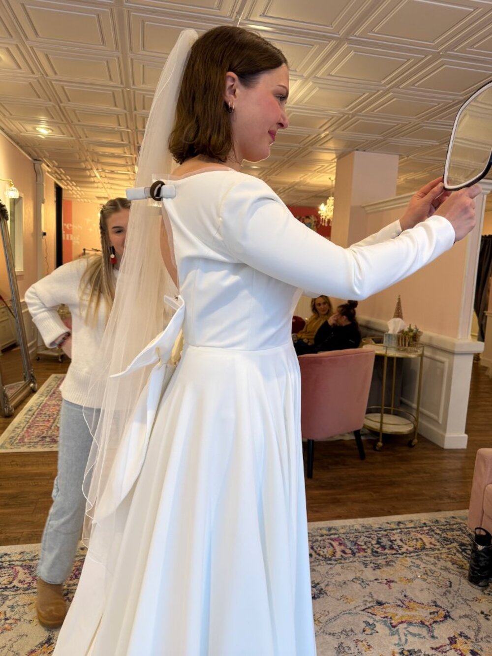 Timeless Off-white Long-sleeve Wedding Dress